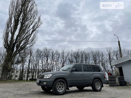 Toyota Land Cruiser 2005  випуску Суми з двигуном 4.7 л  позашляховик автомат за 16000 долл. 