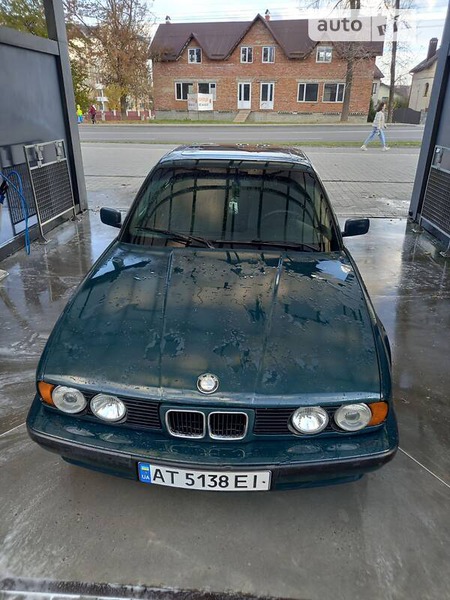 BMW 518 1994  випуску Івано-Франківськ з двигуном 1.8 л  седан механіка за 1800 долл. 