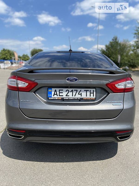 Ford Fusion 2013  випуску Дніпро з двигуном 2 л бензин седан  за 9799 долл. 
