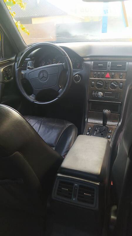 Mercedes-Benz E 280 1998  випуску Житомир з двигуном 0 л бензин седан автомат за 3400 долл. 