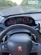 Peugeot 208 2015 Львів 1.2 л  хэтчбек 