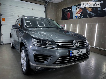 Volkswagen Touareg 2015  випуску Київ з двигуном 3 л дизель позашляховик автомат за 35000 долл. 