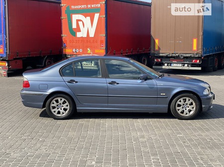 BMW 318 1999  випуску Рівне з двигуном 1.9 л бензин седан механіка за 4300 долл. 