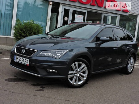 Seat Leon 2019  випуску Рівне з двигуном 2 л дизель позашляховик автомат за 28500 долл. 