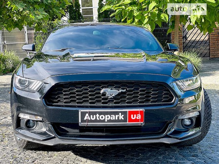 Ford Mustang 2015  випуску Київ з двигуном 2.3 л бензин купе автомат за 17990 долл. 