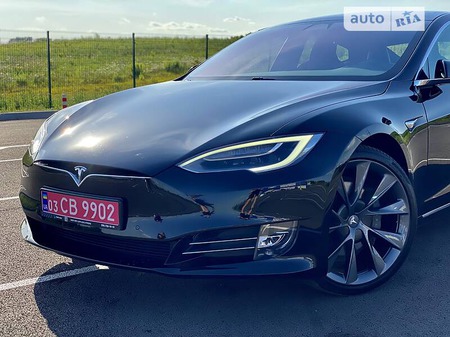 Tesla S 2019  випуску Рівне з двигуном 0 л електро хэтчбек автомат за 74900 долл. 