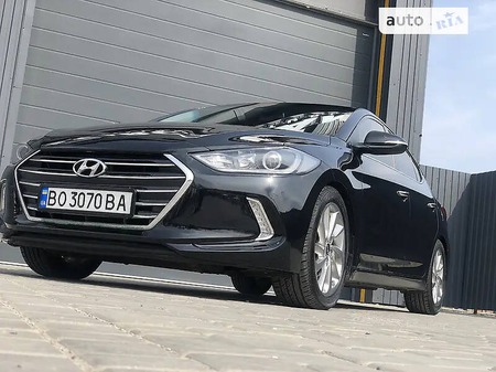 Hyundai Elantra 2016  випуску Вінниця з двигуном 0 л  седан автомат за 12300 долл. 