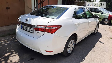 Toyota Corolla 2015  випуску Одеса з двигуном 1.6 л бензин седан автомат за 9500 долл. 