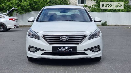 Hyundai Sonata 2014  випуску Вінниця з двигуном 2 л газ седан автомат за 9200 долл. 