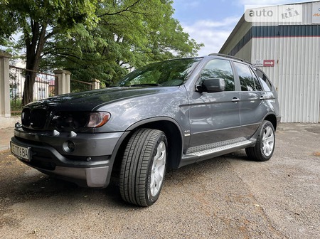 BMW X5 2002  випуску Чернівці з двигуном 4.4 л  позашляховик автомат за 9200 долл. 