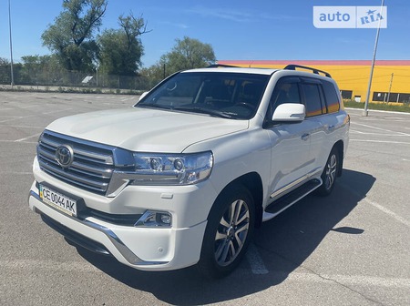 Toyota Land Cruiser 2018  випуску Чернівці з двигуном 4.5 л дизель позашляховик  за 75000 долл. 