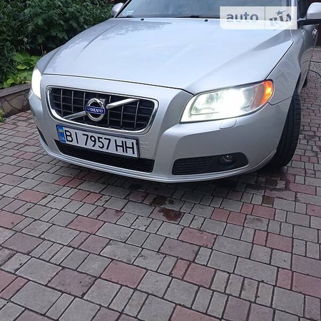 Volvo V70 2010  випуску Полтава з двигуном 1.6 л дизель універсал механіка за 10300 долл. 