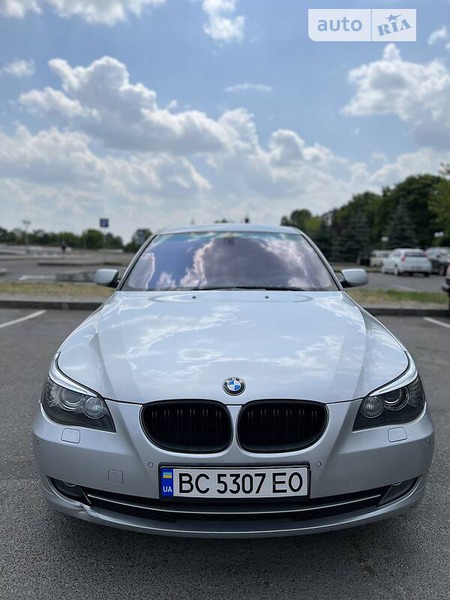 BMW 520 2009  випуску Львів з двигуном 2 л дизель седан автомат за 8900 долл. 