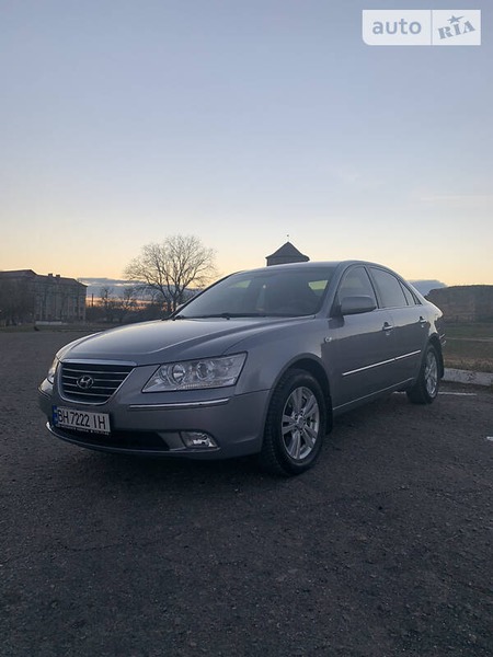 Hyundai Sonata 2009  випуску Одеса з двигуном 2 л бензин седан автомат за 8100 долл. 