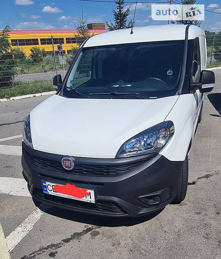 Fiat Doblo 2018  випуску Чернівці з двигуном 1.2 л дизель мінівен механіка за 9000 долл. 
