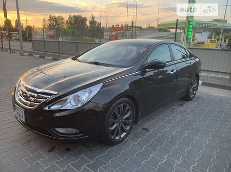 Hyundai Sonata 2011  випуску Тернопіль з двигуном 2.4 л бензин седан автомат за 8700 долл. 