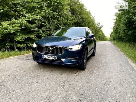 Volvo XC60 2019  випуску Львів з двигуном 2 л гібрид позашляховик автомат за 51999 долл. 