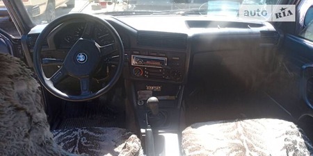 BMW 323 1984  випуску Харків з двигуном 2.8 л  купе механіка за 2500 долл. 