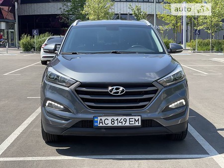 Hyundai Tucson 2015  випуску Київ з двигуном 2 л бензин позашляховик автомат за 14600 долл. 