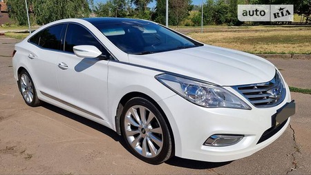 Hyundai Azera 2014  випуску Дніпро з двигуном 3 л бензин седан автомат за 15000 долл. 