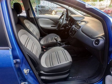 Fiat Punto 2011  випуску Тернопіль з двигуном 1.3 л дизель хэтчбек механіка за 4800 долл. 