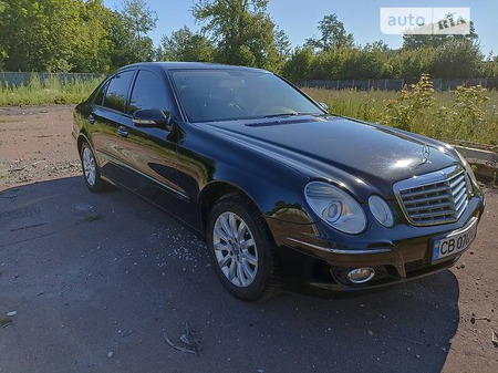 Mercedes-Benz E 280 2008  випуску Чернігів з двигуном 3 л бензин седан автомат за 9800 долл. 
