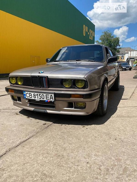 BMW 324 1988  випуску Чернігів з двигуном 3 л дизель седан механіка за 5555 долл. 