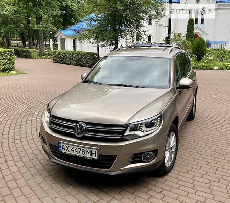Volkswagen Tiguan 2012  випуску Київ з двигуном 2 л дизель позашляховик автомат за 16900 долл. 