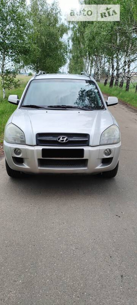 Hyundai Tucson 2006  випуску Київ з двигуном 2 л бензин позашляховик механіка за 7600 долл. 