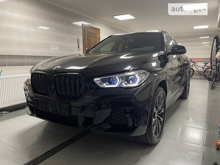 BMW X6 2022  випуску Тернопіль з двигуном 3 л дизель позашляховик автомат за 97700 долл. 