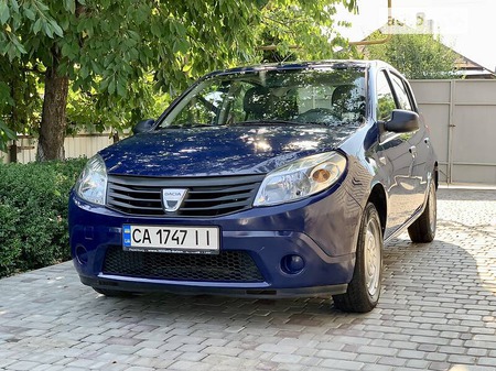 Dacia Sandero 2009  випуску Черкаси з двигуном 1.4 л бензин хэтчбек  за 3899 долл. 