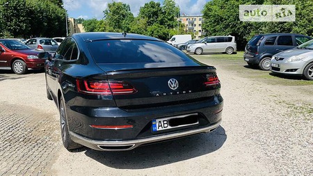 Volkswagen Arteon 2017  випуску Вінниця з двигуном 2 л дизель ліфтбек автомат за 28666 долл. 