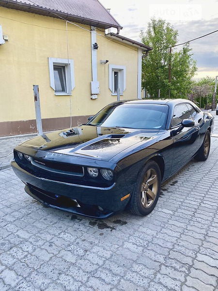 Dodge Challenger 2014  випуску Дніпро з двигуном 0 л  купе автомат за 16000 долл. 