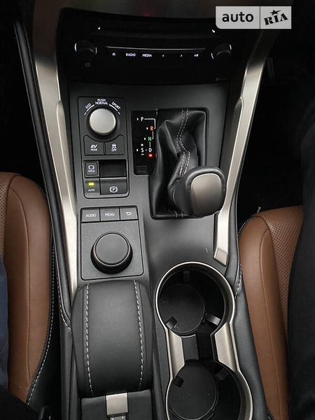 Lexus NX 300h 2015  випуску Житомир з двигуном 2.5 л гібрид позашляховик автомат за 33500 долл. 