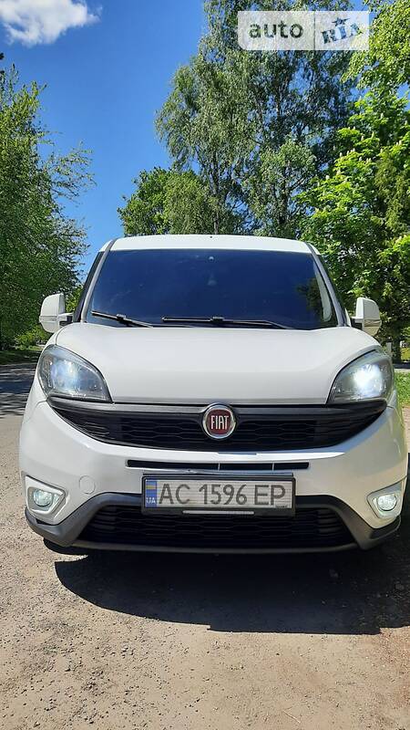 Fiat Doblo 2015  випуску Івано-Франківськ з двигуном 1.3 л дизель мінівен механіка за 7500 долл. 