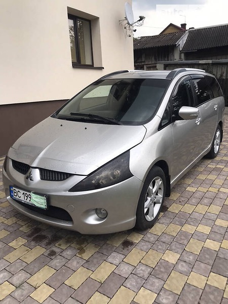 Mitsubishi Grandis 2007  випуску Львів з двигуном 2.4 л  мінівен автомат за 7000 долл. 