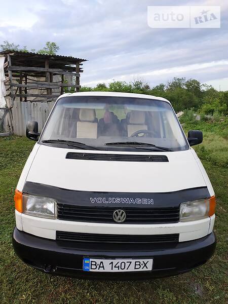 Volkswagen Transporter 2000  випуску Кропивницький з двигуном 1.9 л дизель мінівен механіка за 4200 долл. 