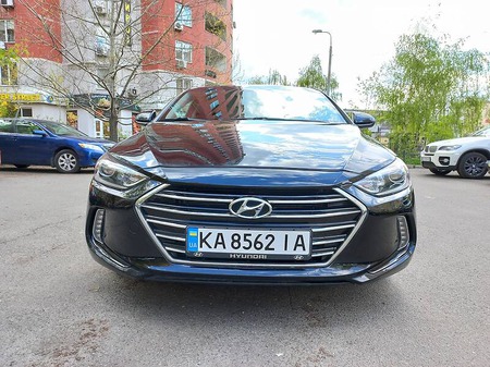 Hyundai Elantra 2016  випуску Київ з двигуном 2 л бензин седан автомат за 11800 долл. 