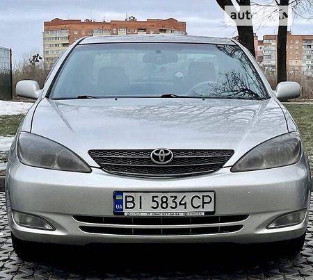 Toyota Camry 2004  випуску Полтава з двигуном 2.4 л  седан автомат за 7150 долл. 