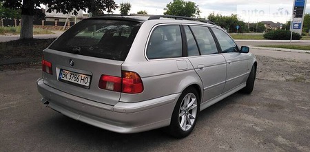 BMW 525 2001  випуску Рівне з двигуном 2.5 л дизель універсал автомат за 4400 долл. 