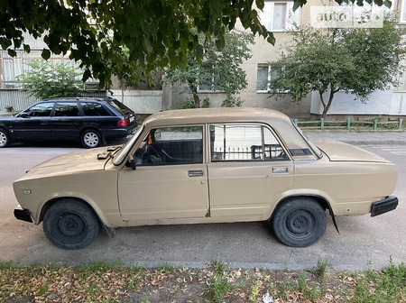 Lada 2107 1986  випуску Львів з двигуном 1.5 л бензин седан механіка за 500 долл. 