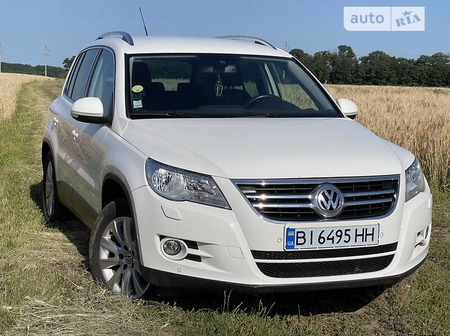 Volkswagen Tiguan 2010  випуску Полтава з двигуном 2 л дизель позашляховик механіка за 12000 долл. 
