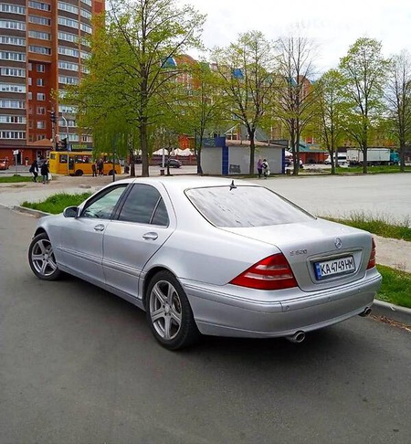 Mercedes-Benz S 320 1999  випуску Київ з двигуном 3.2 л  седан автомат за 3990 долл. 