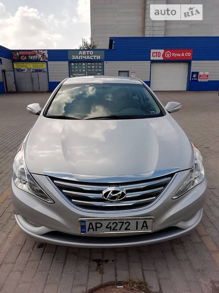 Hyundai Sonata 2014  випуску Запоріжжя з двигуном 2 л бензин седан автомат за 9500 долл. 