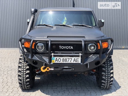 Toyota FJ Cruiser 2007  випуску Ужгород з двигуном 4 л  позашляховик автомат за 24900 долл. 