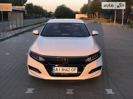 Honda Accord 2019  випуску Київ з двигуном 1.5 л бензин седан автомат за 19800 долл. 