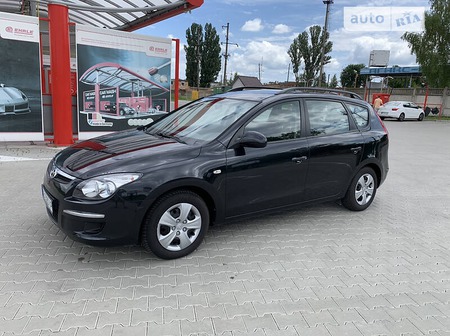 Hyundai i30 2009  випуску Вінниця з двигуном 1.6 л дизель універсал механіка за 6800 долл. 