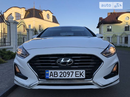 Hyundai Sonata 2017  випуску Вінниця з двигуном 2 л газ седан автомат за 14200 долл. 