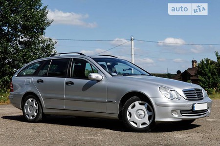 Mercedes-Benz C 180 2005  випуску Львів з двигуном 1.8 л бензин універсал механіка за 7500 долл. 