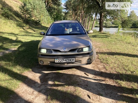 Renault Laguna 2000  випуску Київ з двигуном 1.6 л  універсал механіка за 1999 долл. 